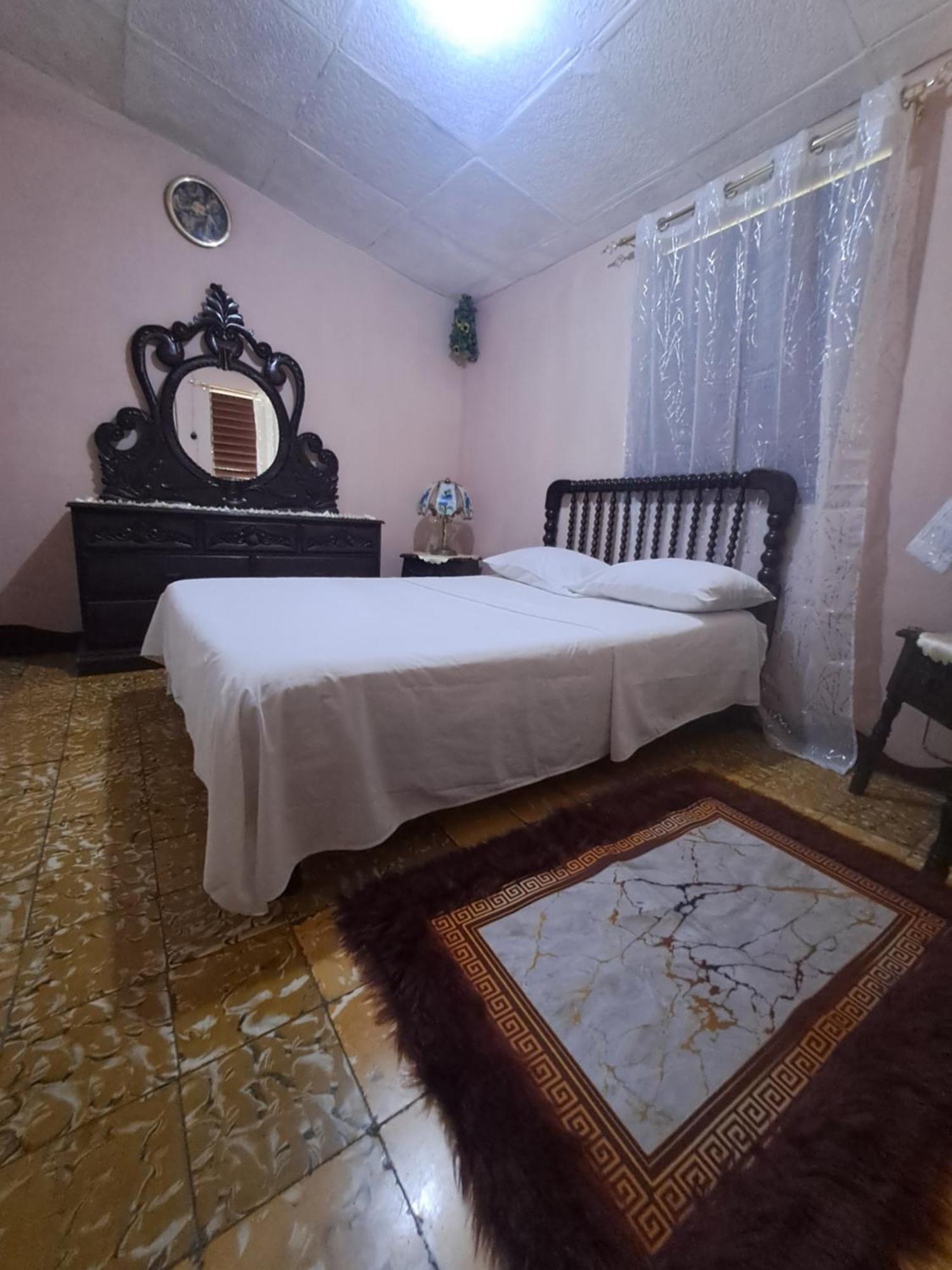 Kingston Airport Bed And Breakfast Экстерьер фото